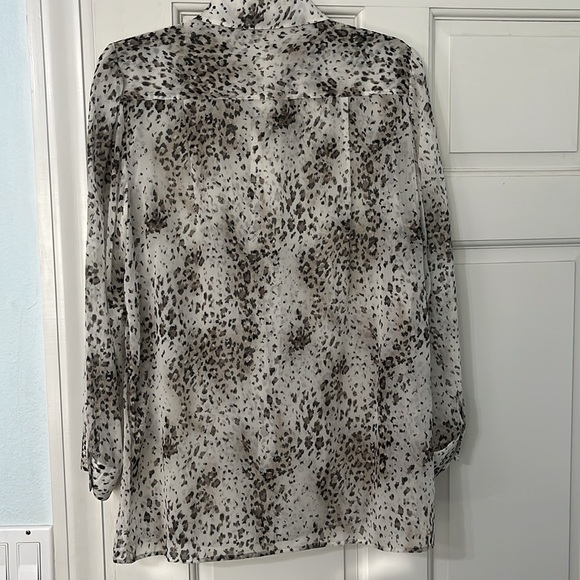 ALICE + OLIVIA (cheetah/leopard) silk blouse - Picture 3 of 7
